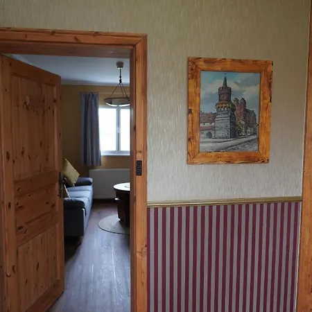 Πανσιόν Mitteltorturm 3*